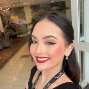Júlia avatar