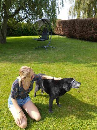 Dizzi 15 yo and love a good scratch