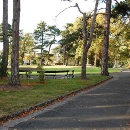 Park nearby 3 mins walk